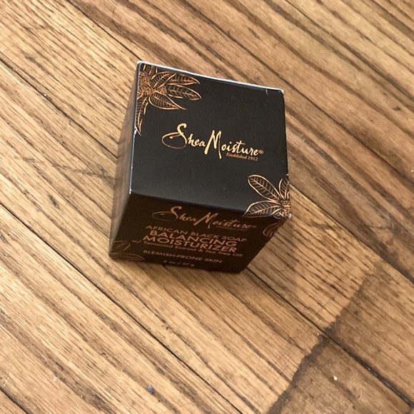 African black soap balancing moisturizer - Picture 8 of 9